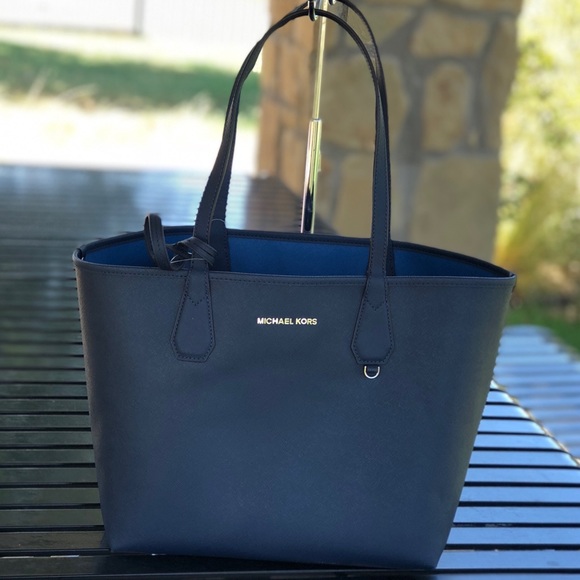 Michael Kors Handbags - Michael Kors Candy Reversible Tote Bag w/ Pouch
